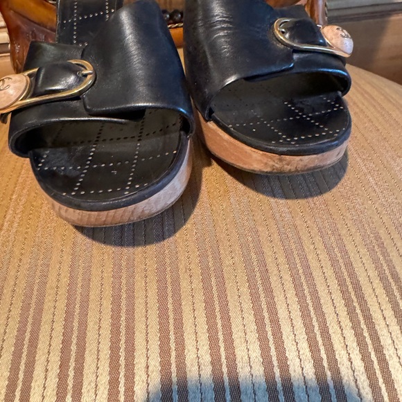 Chanel slide on sandals - Picture 2 of 5